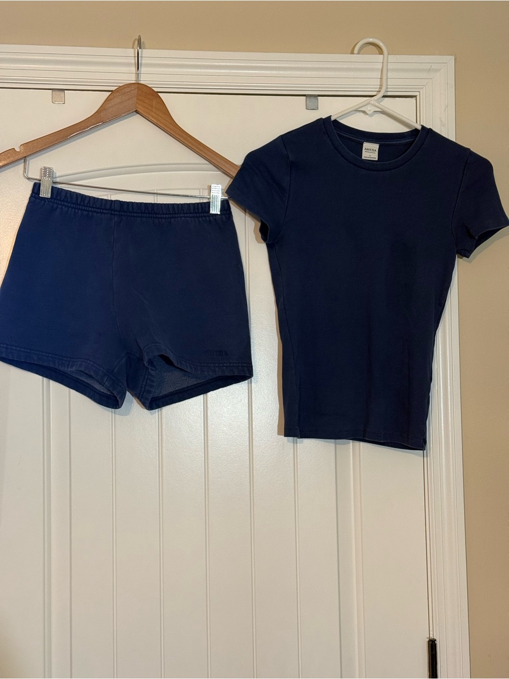 Aritzia Navy Ribbed HomeStretch Tee and shorts